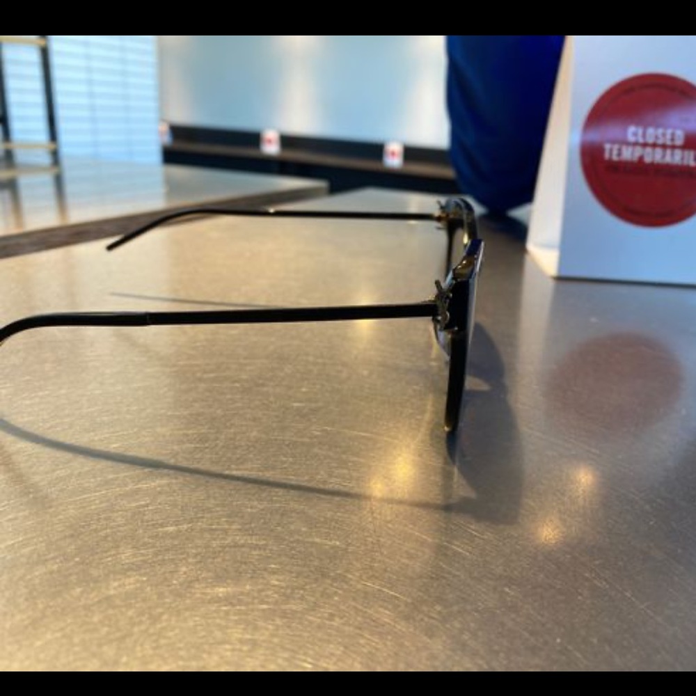 YSL sunglasses - Picture 2 of 3